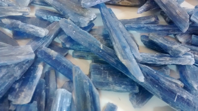 Stones from Uruguay - BLUE KYANITE FOR PENDANTS
