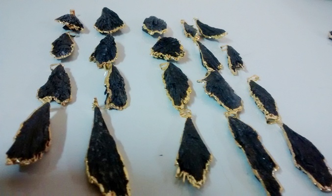 Stones from Uruguay - Black Kyanite Pendants with Gold Plating(quality A)