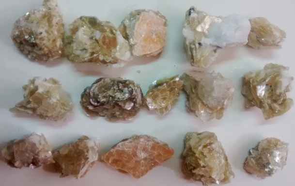 Stones from Uruguay - Golden Mica for Jewelries