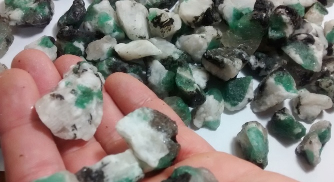 Stones from Uruguay - Emerald on Quartz Matrix, Quality A