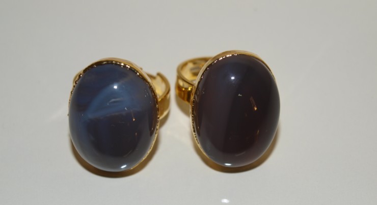 Stones from Uruguay - Grey Agate Oval Cabochon Adjustable Ring, Gold Plated 