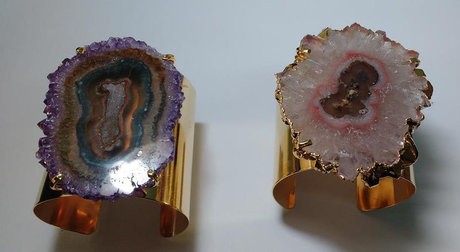 Stones from Uruguay - Amethyst Stalactite Cuff Bracelet with 1 Stalactite, Quality A, 50-80mm,Gold Plated