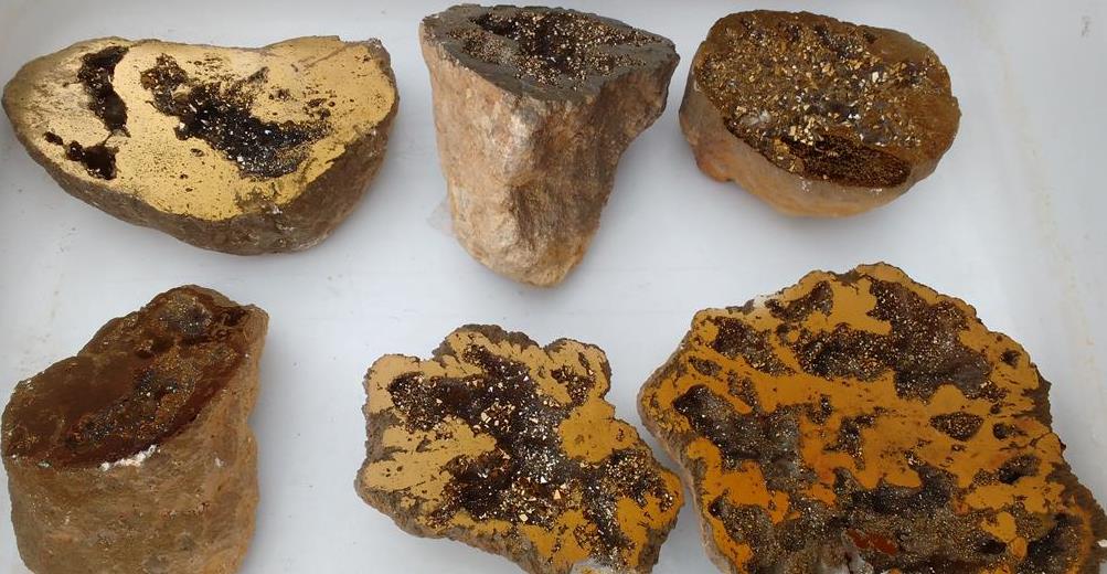 Stones from Uruguay - Old Gold Moroccan Geode for Decoration and Meditation