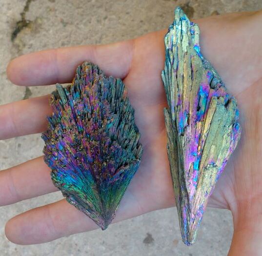 Stones from Uruguay - Rainbow Aura Black Kyanite to Balance the Centers and meridians of the Physical Body 