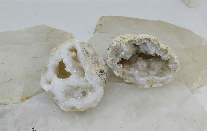 Stones from Uruguay - Calcite Geode Crystals - Calcite Geode Calcite Crystals from Morocco