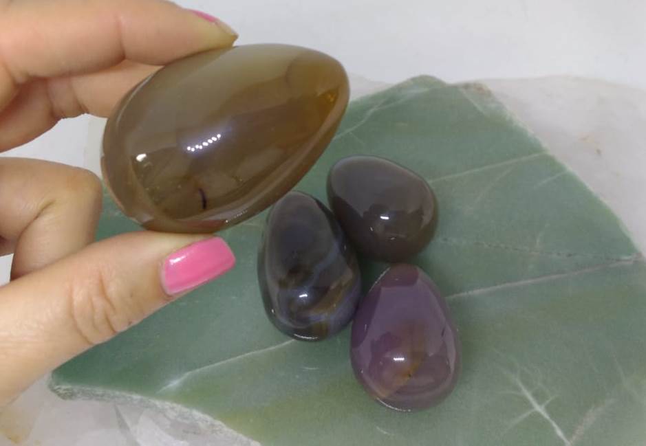 Stones from Uruguay - Natural Agate Yoni Eggs from Brazil