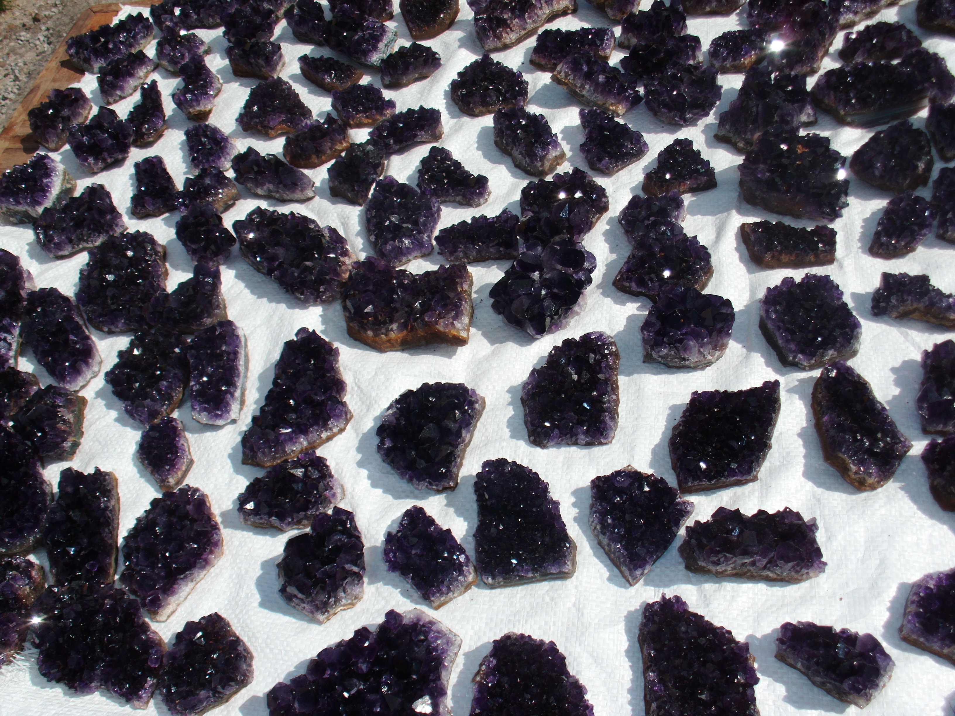 Stones from Uruguay - Uruguayan Amethyst Clusters from 0.040kg to 1.5kg