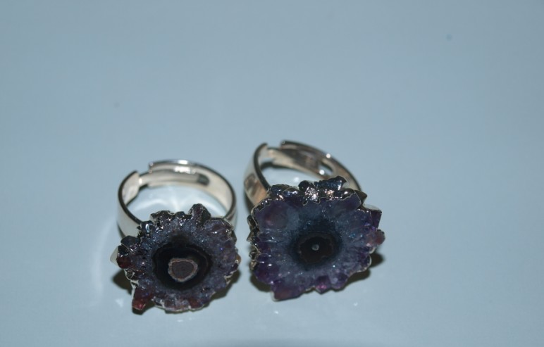 Stones from Uruguay - Ring with Amethyst Stalactite Slices
