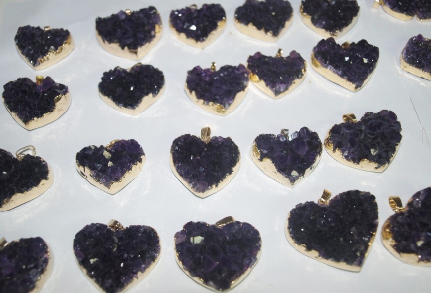 Stones from Uruguay - Amethyst Druzy Heart Pendant with Gold Plating (dark purple)