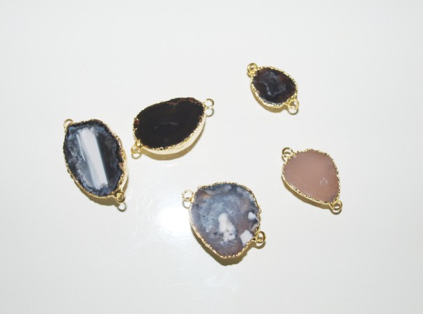 Stones from Uruguay - Half Round Mini Agate Connector with Gold Plated