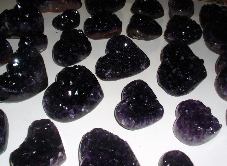 Stones from Uruguay - Amethyst Druzy Heart per Kilogram (quality A)