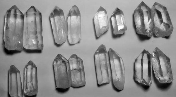 Stones from Uruguay -  Crystal Point Pairs for Jewelries