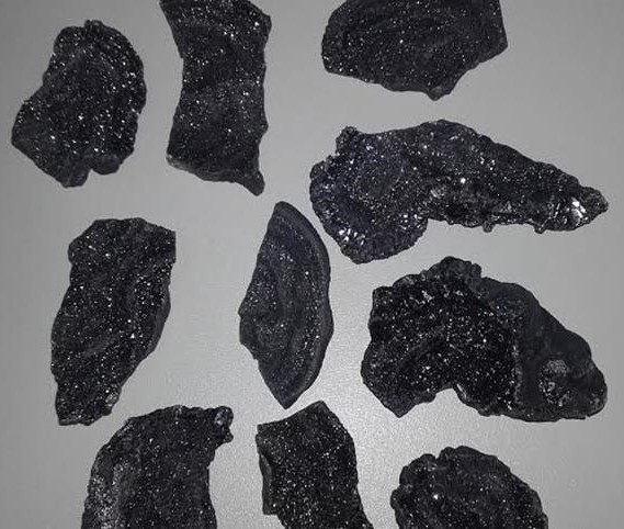Stones from Uruguay - Black Titanium Royal Aura  Chalcedony Druzy for making of Jewelries