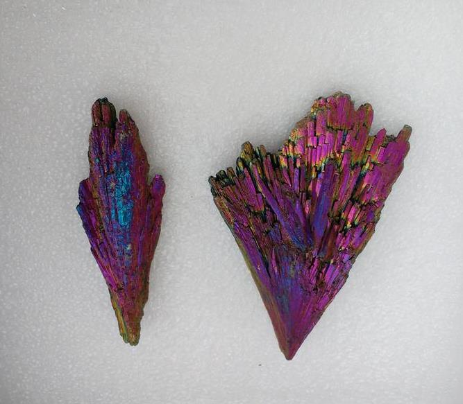 Stones from Uruguay - RAINBOW PINK FLAME AURA BLACK KYANITE FOR JEWELRIES
