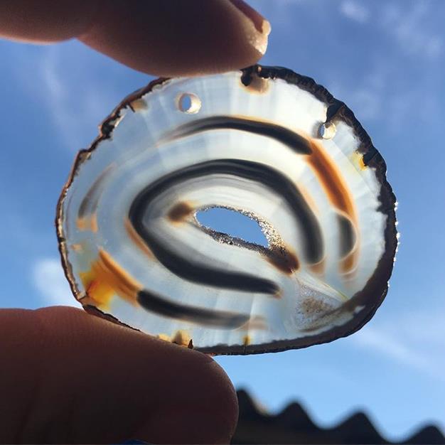 Stones from Uruguay - AGATE SLICES WITH 2 DRILLED HOLE( 2 Hole on Top ) Hole is a 2mm hole