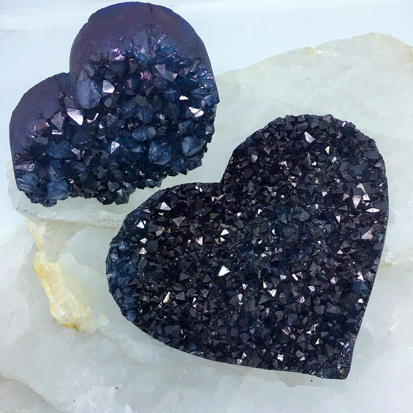 Stones from Uruguay - Teal Dyed Amethyts Cluster Heart 