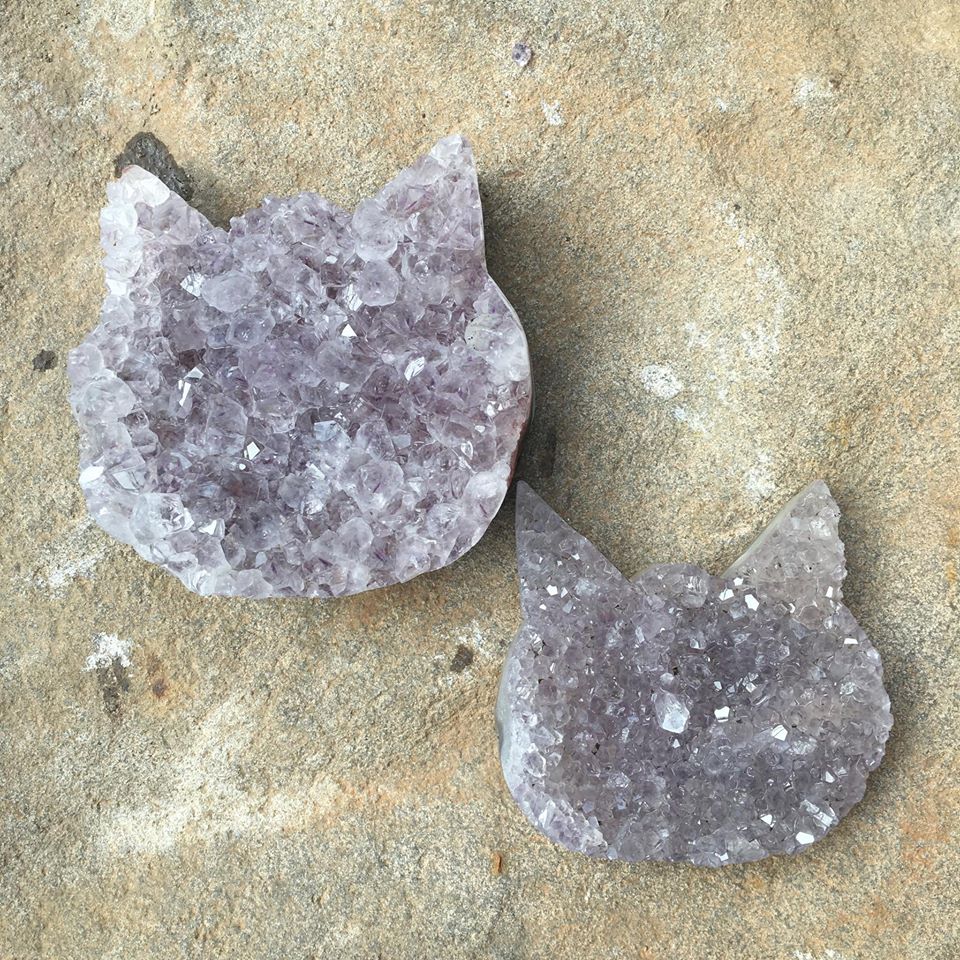 Stones from Uruguay - Rough Amethyst Cluster Cat Heat for Home Decor and Metaphysical