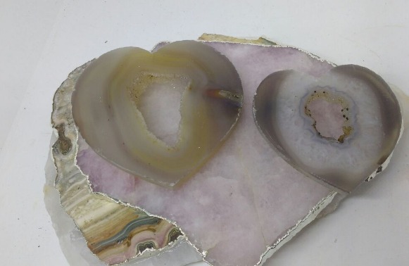 Stones from Uruguay - Natural Agate Druzy  Heart with  flat Top and Bottom 