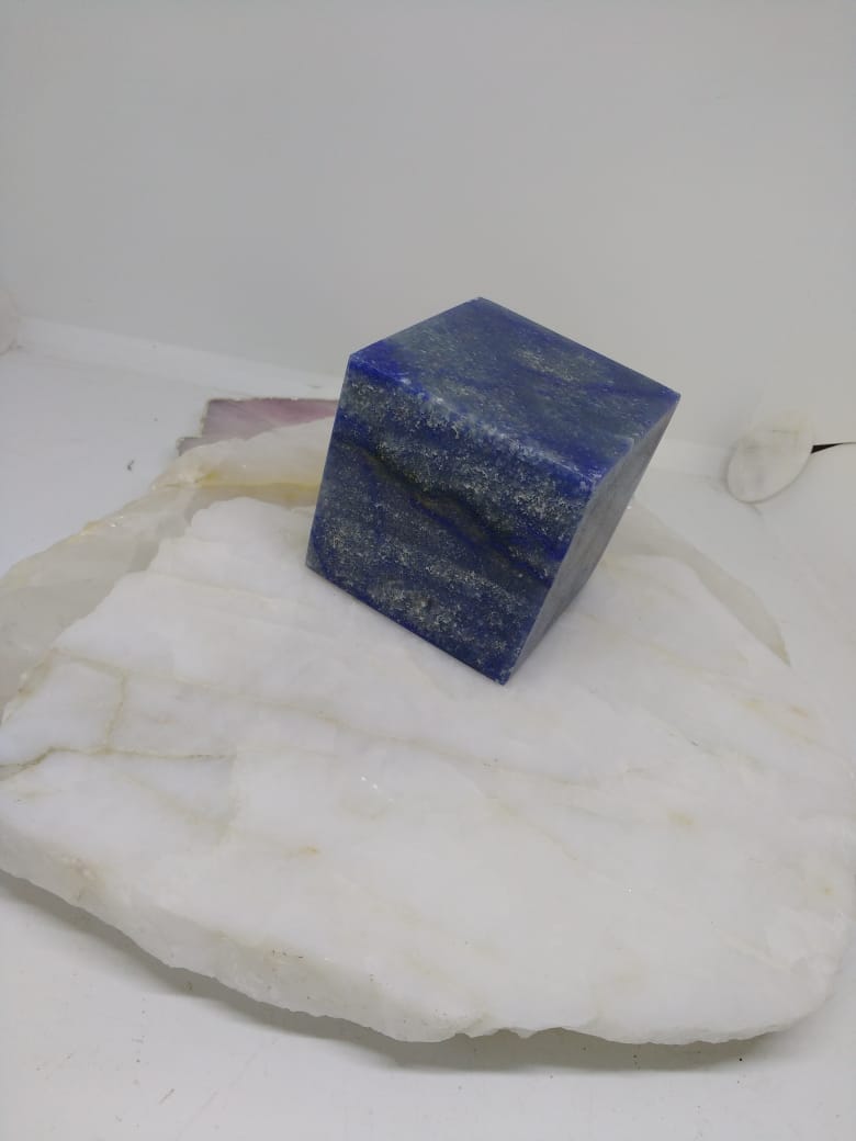 Stones from Uruguay - Blue Quartz Cubes for Reiki grids, Meditation and Energy Work( 4-5cm)