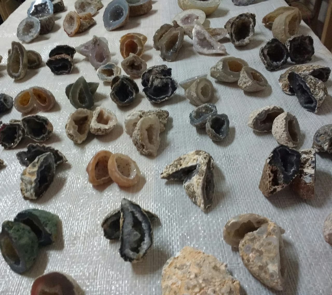 Stones from Uruguay - Natural Agata Oco Geode Pairs
