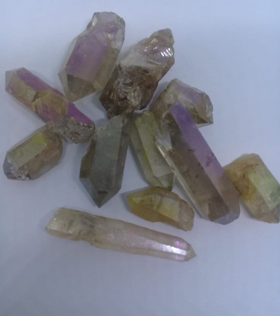 Stones from Uruguay -  Angel Flame Aura Rulated Quartz Points - Angel  Royal Aura Rutilated Quarzt Crystal Points