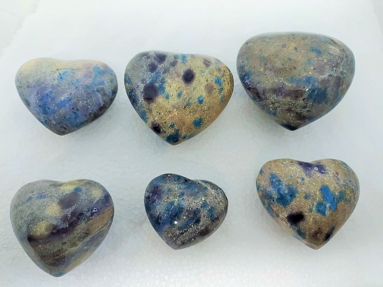 Stones from Uruguay - TROLLEITE QUARTZ HEARTS - TROLLEITE HEARTS