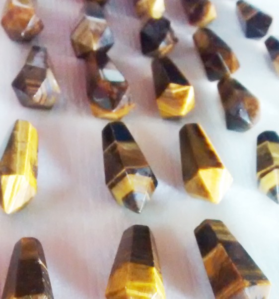 Stones from Uruguay - Tiger Eye  Pendulum with 6 facets