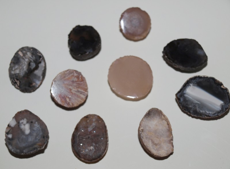 Stones from Uruguay - Half Round Mini Agate (mixed colors)