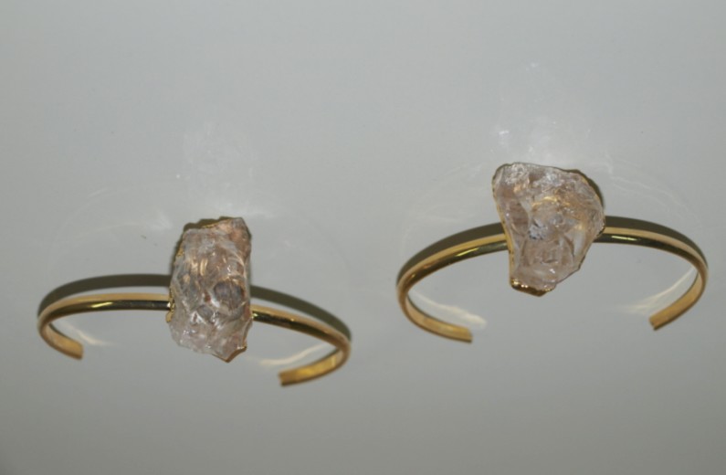 Stones from Uruguay - Rough Crystal Bracelet with Gold Plating(4-10gr)